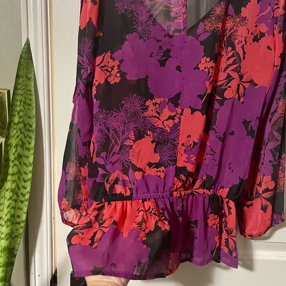 Fig and Flower Off Shoulder Blouse with Removable Belt and Front Keyhole - Picture 9 of 12